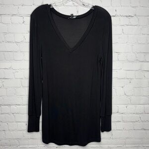 Universal Standard Black V-Neck Long Sleeve Top